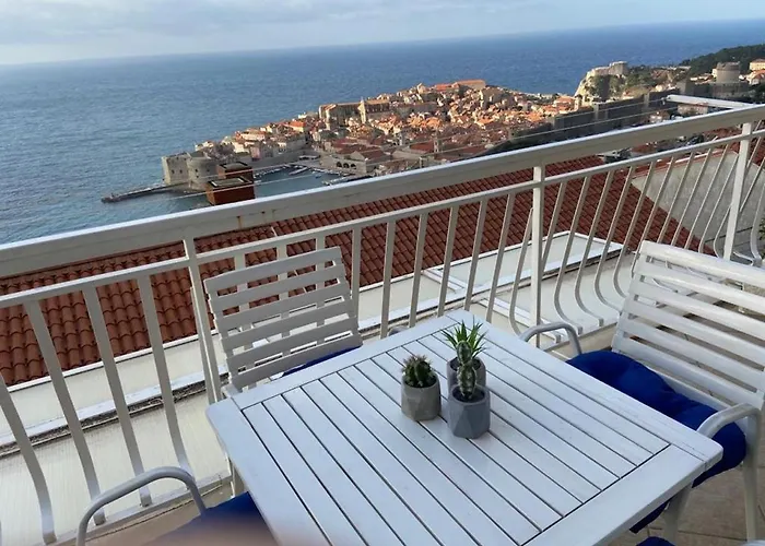 Apartmán Luxeview2- Old Town View, 10min To Town *